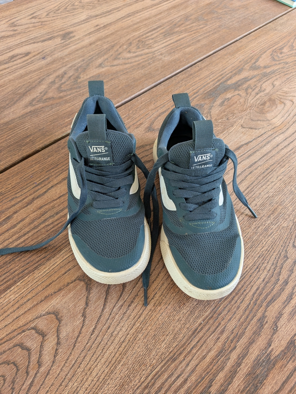 VANS UltraRange Women's Dark Green Athletic Skate Shoe Size 7